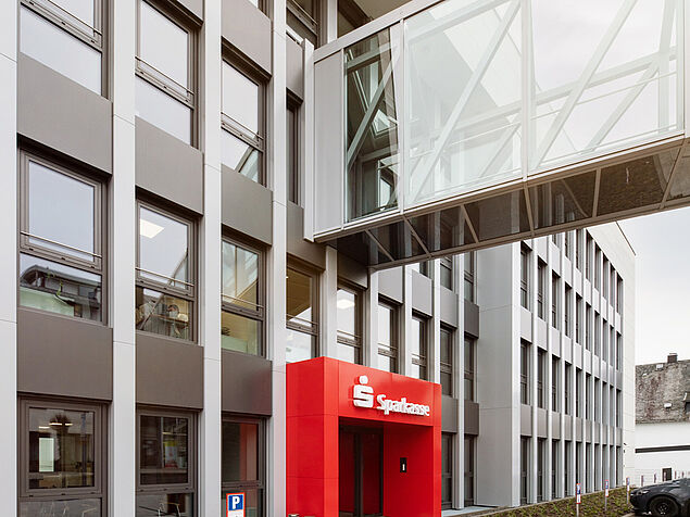 Haupteingang Sparkasse Westerwald-Sieg